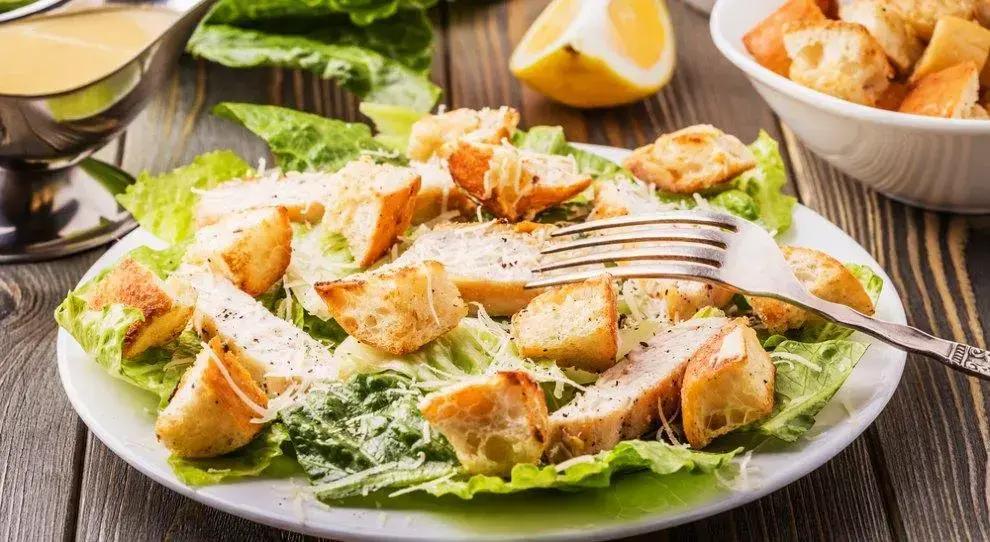 Salada Caesar