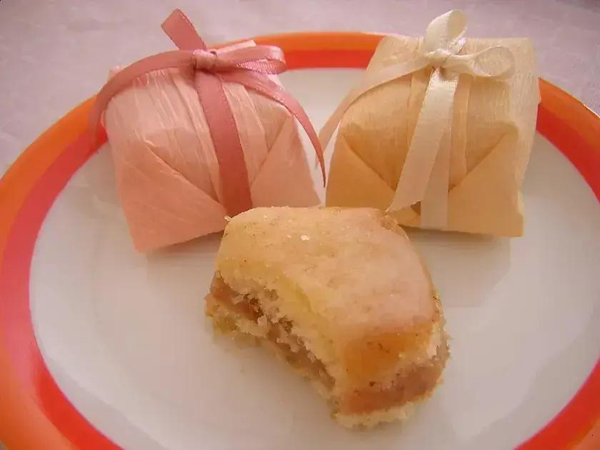 bem casado com recheio de doce de leite e nozes
