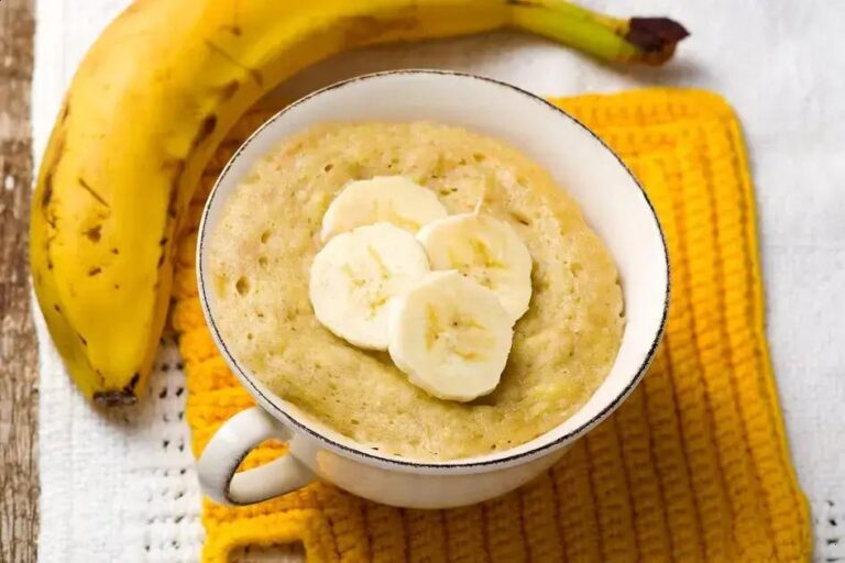 Bolo de banana na caneca