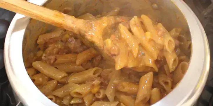 Macarrão na panela de pressão