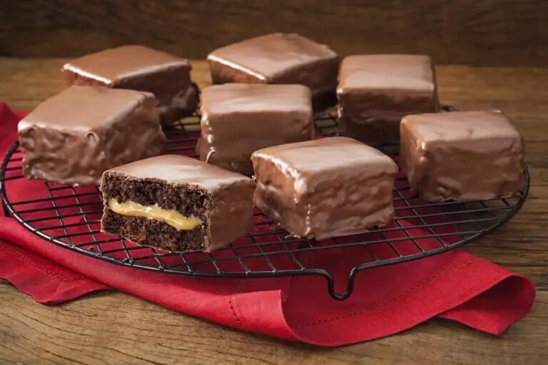 Pão de mel caseiro com cobertura de chocolate amargo