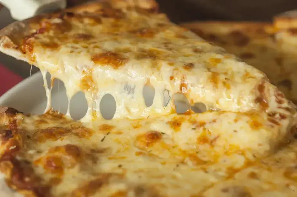 Pizza de quatro queijos